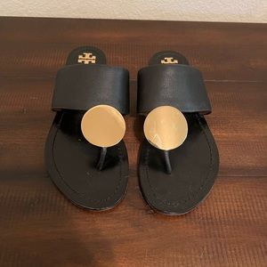 Tory Burch Black Gold Disc flip flop sandals 7.5  7 1/2 Worn once!